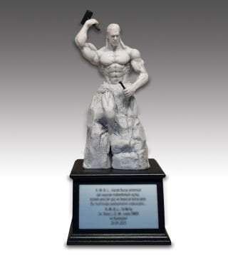 Kendini Yontan Adam (Antik Taş Efekt)