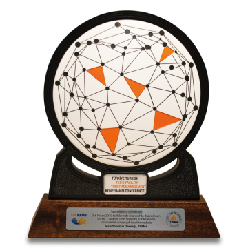 Tesis Yönetim Derneği Plaketleri