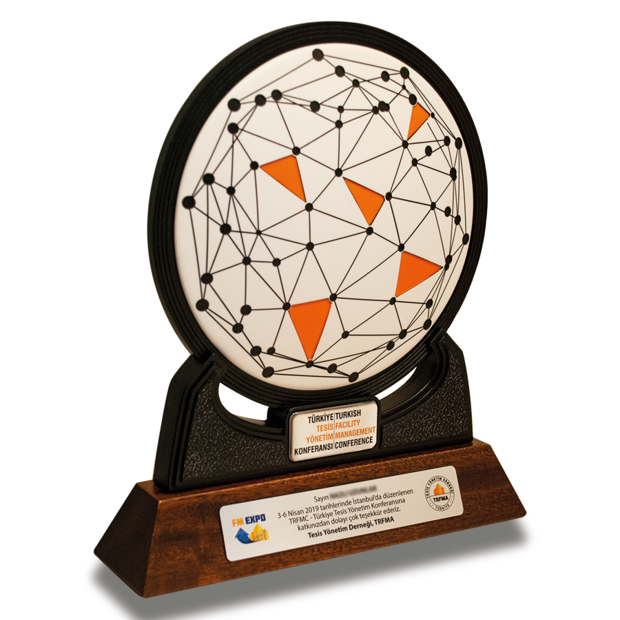 Tesis Yönetim Derneği Plaketleri
