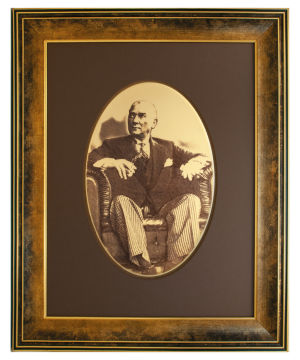 Atatürk koltuğunda