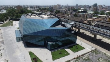 Tanzanya: İstasyon, trenyolu, köprü, viyadük ve tüneller.