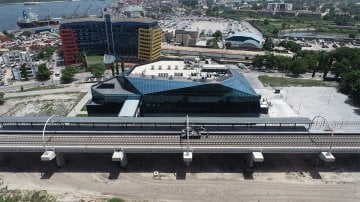 Tanzanya: İstasyon, trenyolu, köprü, viyadük ve tüneller.