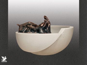 Uzanan Afrodit (Antık Taş Kap-Bronz)