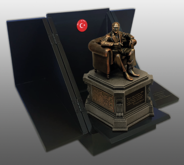 ATATÜRK KOLTUĞUNDA